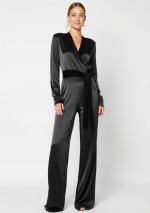 BARONEZA Zwarte jumpsuit met lange mouwen van stretchfluweel