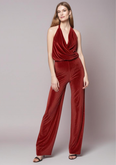 RUBI Jumpsuit aus rotem Samt mit tiefem Ausschnitt und halbbedecktem Rücken