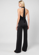 GEMA Zwarte jumpsuit met verlaagde halslijn en halve halslijn aan de achterkant