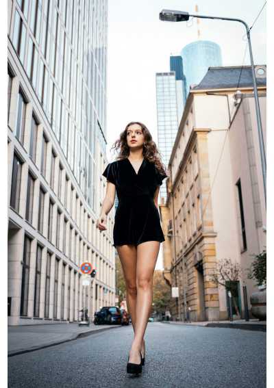 KARBO Zwarte playsuit van stretchfluweel